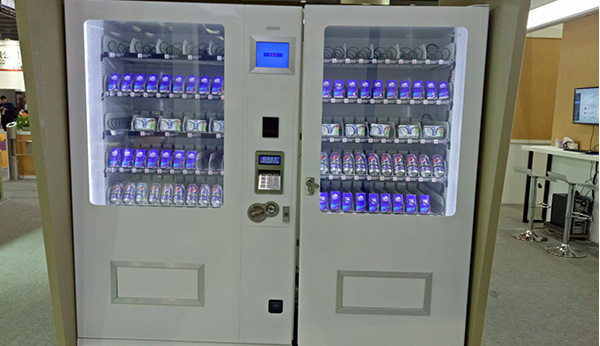 售賣(mài)清潔用品的自動(dòng)售貨機(jī)方便許多居民