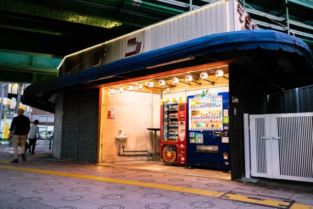 日本東京秋葉原最好的Mansei肉三明治食品自動售貨機(jī)